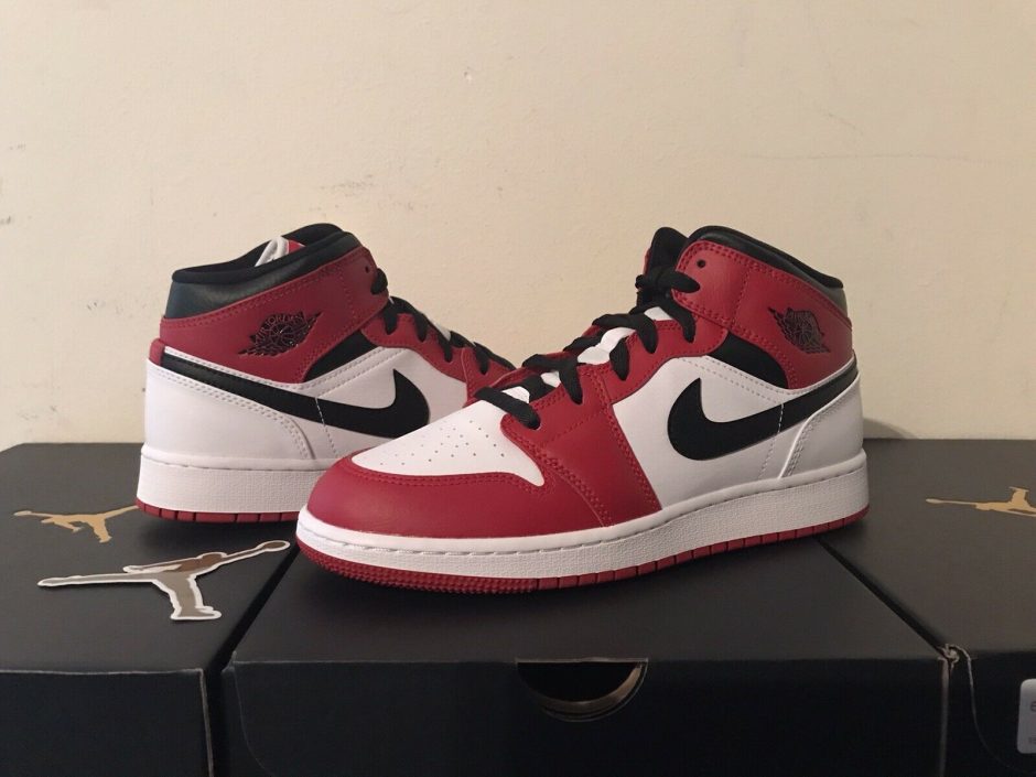 Jordan 1 Mid Chicago 2020 GS For Sale - Kicks Collector