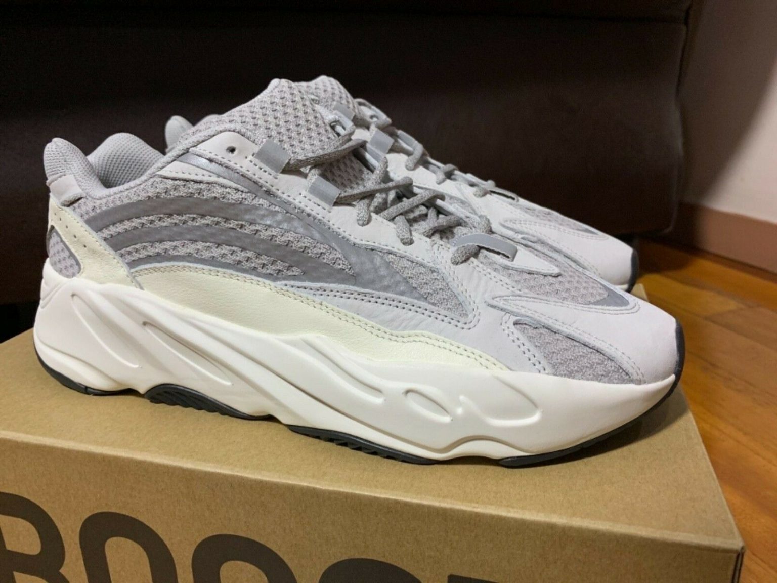 adidas yeezy 700 v2 static mens